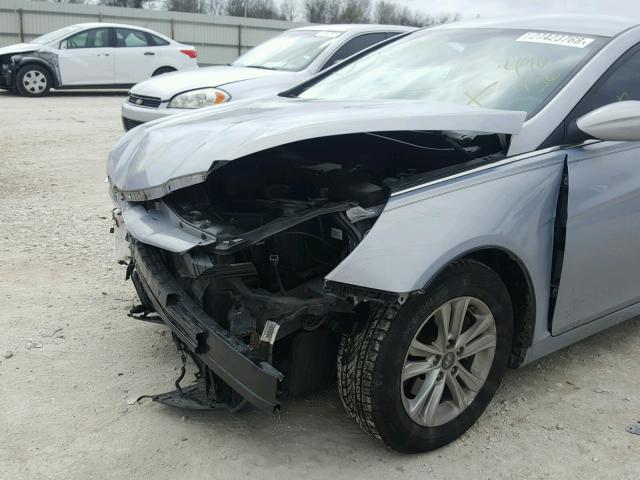 5NPEB4AC3CH496936 - 2012 HYUNDAI SONATA GLS SILVER photo 9