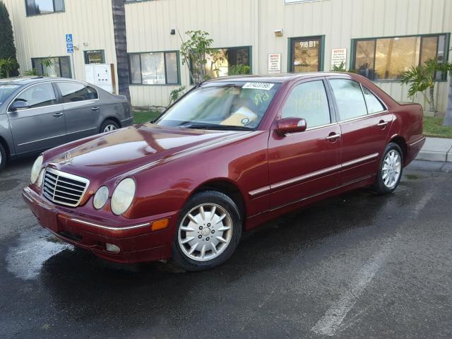 WDBJF65J0YB003115 - 2000 MERCEDES-BENZ E 320 MAROON photo 2