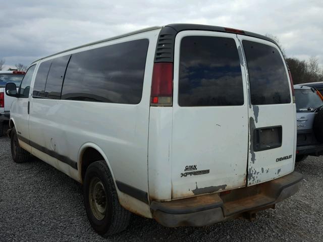 1GAHG39R911186370 - 2001 CHEVROLET EXPRESS G3 WHITE photo 3