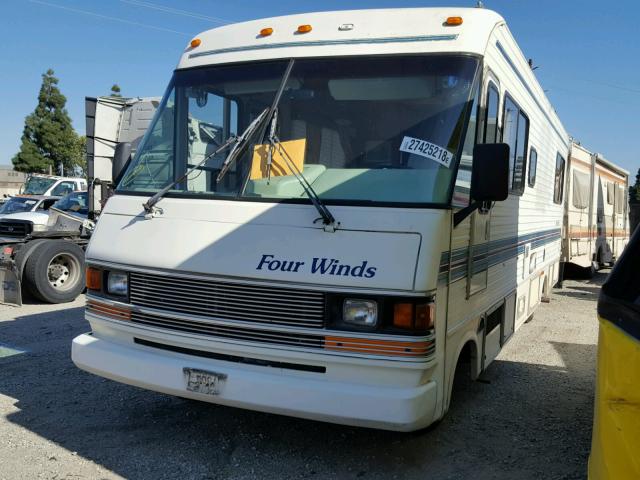 1GBJP37N9N3302531 - 1992 CHEVROLET P30 WHITE photo 2