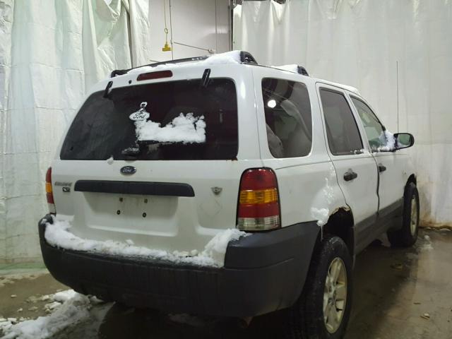 1FMYU93185KC90642 - 2005 FORD ESCAPE XLT WHITE photo 4