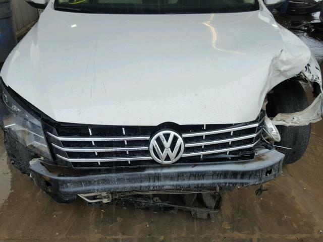 1VWBH7A3XCC098604 - 2012 VOLKSWAGEN PASSAT SE WHITE photo 7