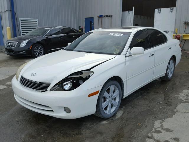 JTHBA30G155107703 - 2005 LEXUS ES 330 WHITE photo 2