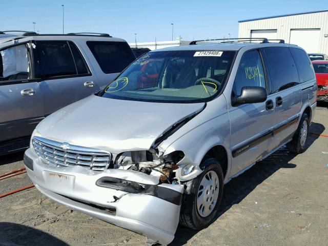 1GNDX03E4WD139786 - 1998 CHEVROLET VENTURE SILVER photo 2