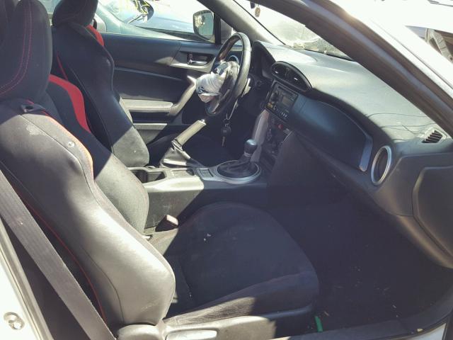 JF1ZNAA17D2723379 - 2013 TOYOTA SCION FR-S თეთრი ფოტო 5