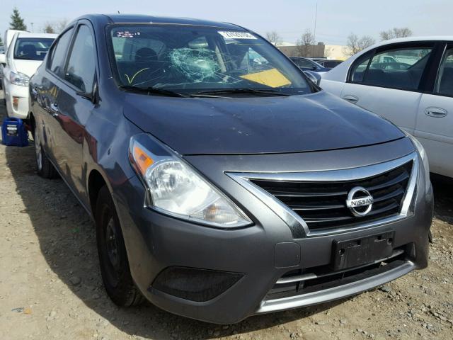 3N1CN7AP1HL836792 - 2017 NISSAN VERSA S GRAY photo 1