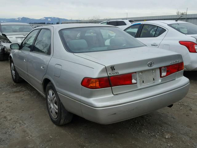 JT2BG22K0Y0459306 - 2000 TOYOTA CAMRY CE SILVER photo 3