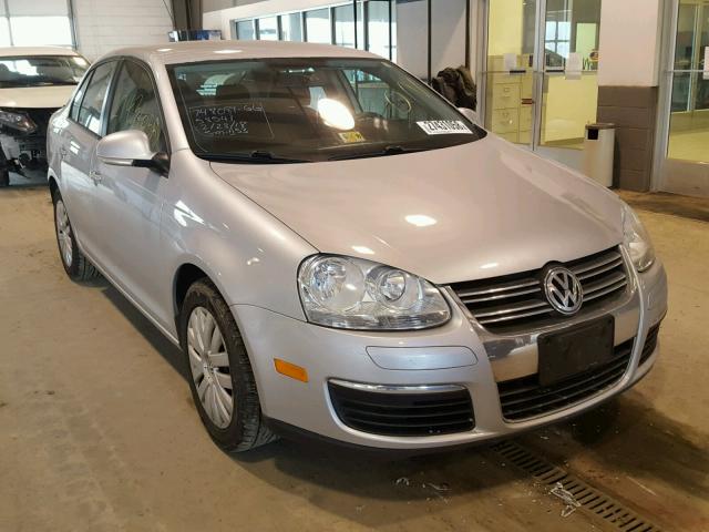 3VWJZ7AJ9AM028675 - 2010 VOLKSWAGEN JETTA S SILVER photo 1