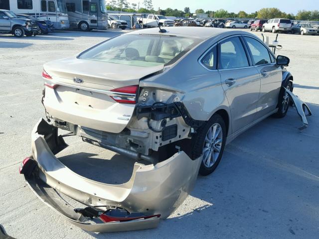 3FA6P0HD9HR362522 - 2017 FORD FUSION SE GOLD photo 4