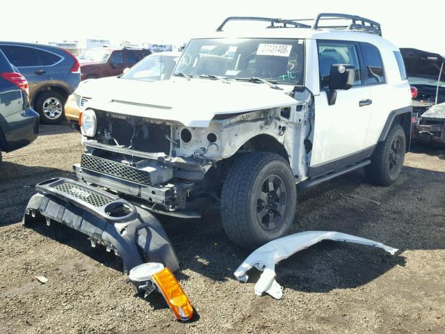 JTEBU11F48K040650 - 2008 TOYOTA FJ CRUISER WHITE photo 2