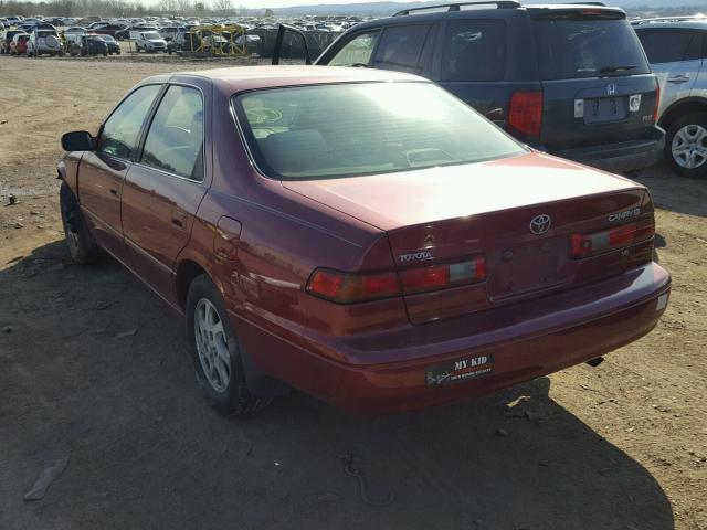 JT2BF22K4W0138272 - 1998 TOYOTA CAMRY CE RED photo 3