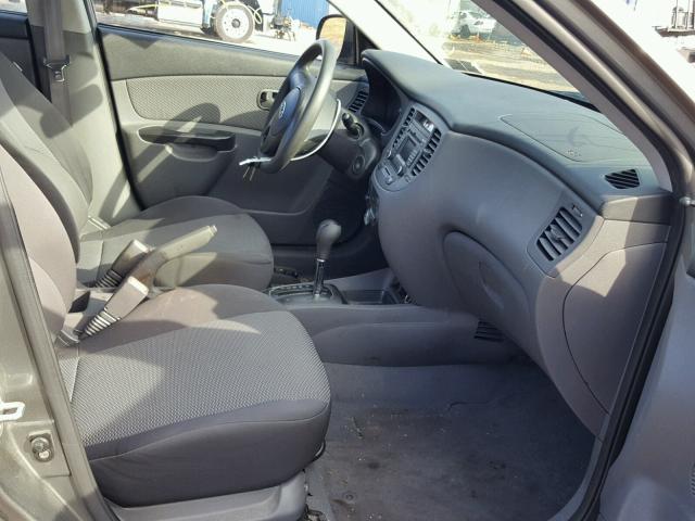 KNADH4A33A6664542 - 2010 KIA RIO LX Մոխրագույն լուսանկար 5