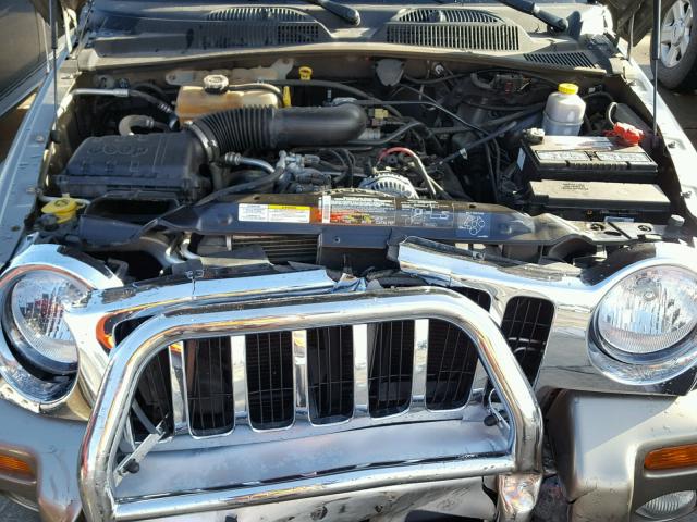 1J4GL38K74W227793 - 2004 JEEP LIBERTY RE BEIGE photo 7