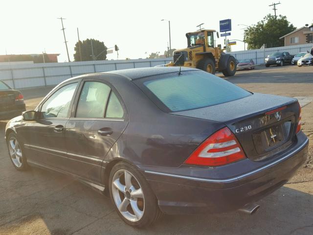 WDBRF52H56A900786 - 2006 MERCEDES-BENZ C GENERATI BLUE photo 3