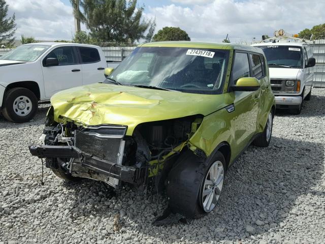 KNDJP3A54J7889387 - 2018 KIA SOUL + GREEN photo 2