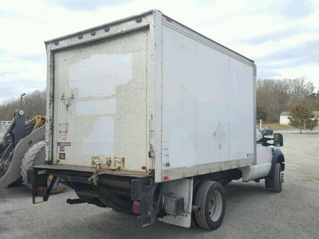 1FDAF56RX8EC77769 - 2008 FORD F550 SUPER WHITE photo 4