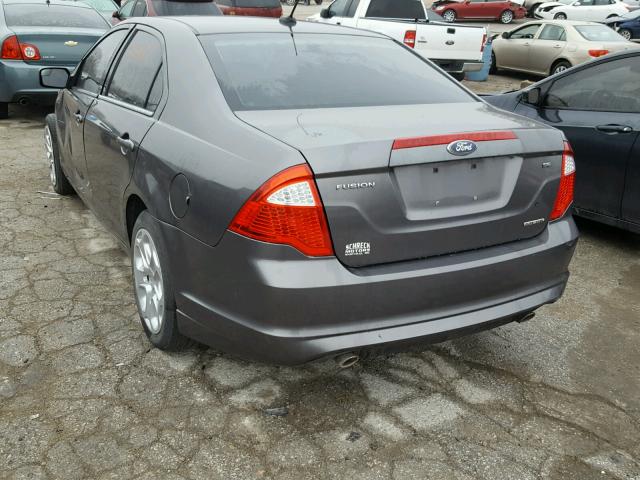 3FAHP0HG2BR330151 - 2011 FORD FUSION SE GRAY photo 3