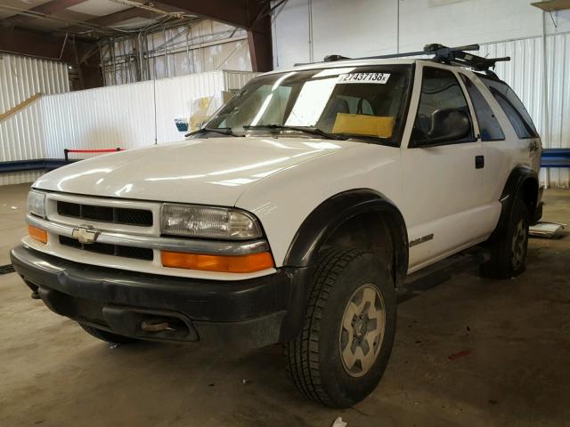 1GNCT18WXWK259330 - 1998 CHEVROLET BLAZER WHITE photo 2