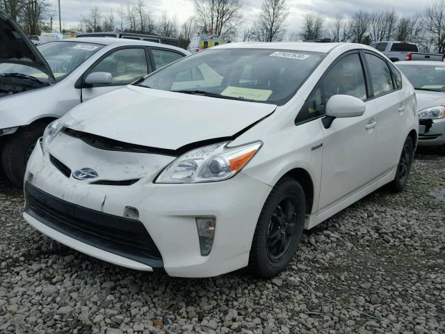 JTDKN3DU5D5550909 - 2013 TOYOTA PRIUS WHITE photo 2