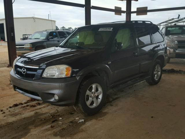 4F2CZ06185KM22046 - 2005 MAZDA TRIBUTE S GRAY photo 2