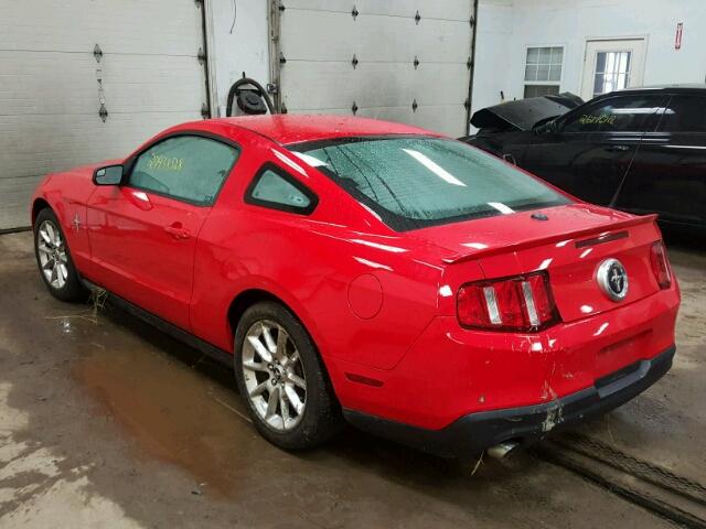 1ZVBP8AM4B5149678 - 2011 FORD MUSTANG RED photo 3