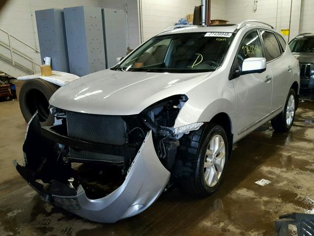 JN8AS5MV5DW636468 - 2013 NISSAN ROGUE S SILVER photo 2