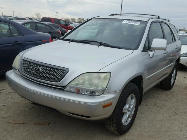 JTJHF10U710218350 - 2001 LEXUS RX 300 SILVER photo 2