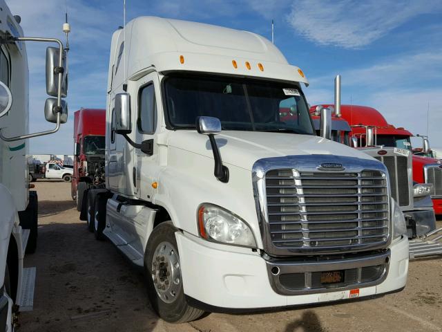 1FUJGLDR7CSBE9046 - 2012 FREIGHTLINER CASCADIA 1 WHITE photo 1