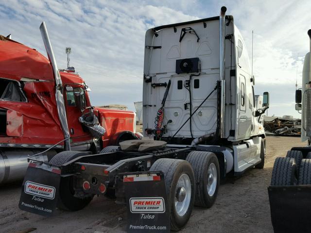 1FUJGLDR7CSBE9046 - 2012 FREIGHTLINER CASCADIA 1 WHITE photo 4