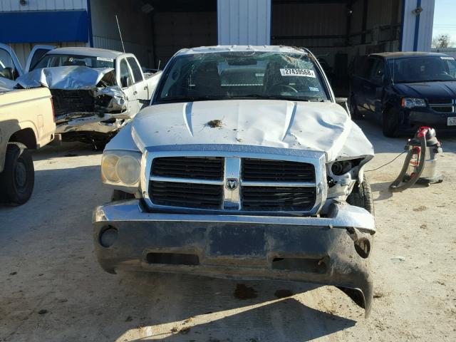 1D7HE42K95S158347 - 2005 DODGE DAKOTA SLT WHITE photo 9