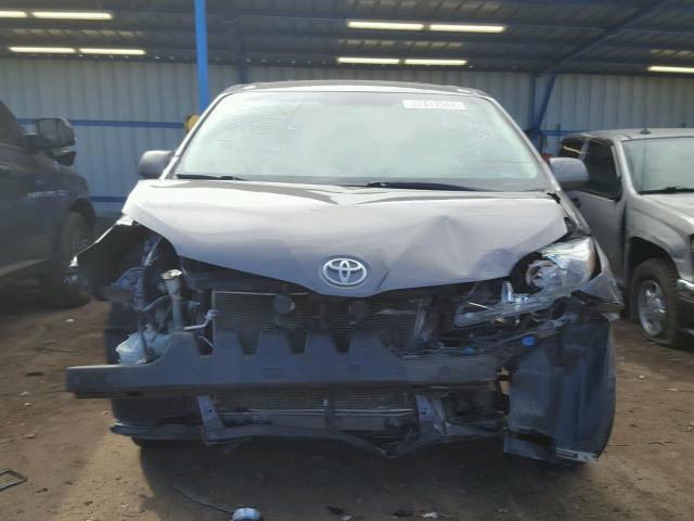 5TDJK3DCXBS015755 - 2011 TOYOTA SIENNA LE GRAY photo 9