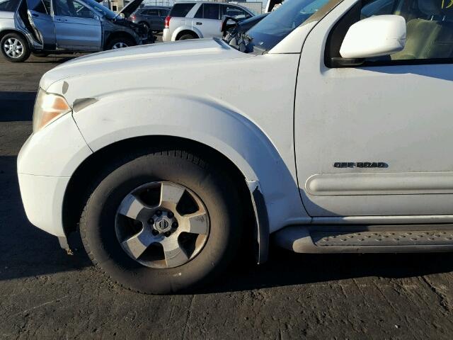 5N1AR18W45C757221 - 2005 NISSAN PATHFINDER WHITE photo 9