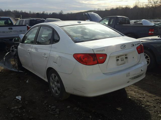 KMHDU46DX9U588112 - 2009 HYUNDAI ELANTRA GL WHITE photo 3