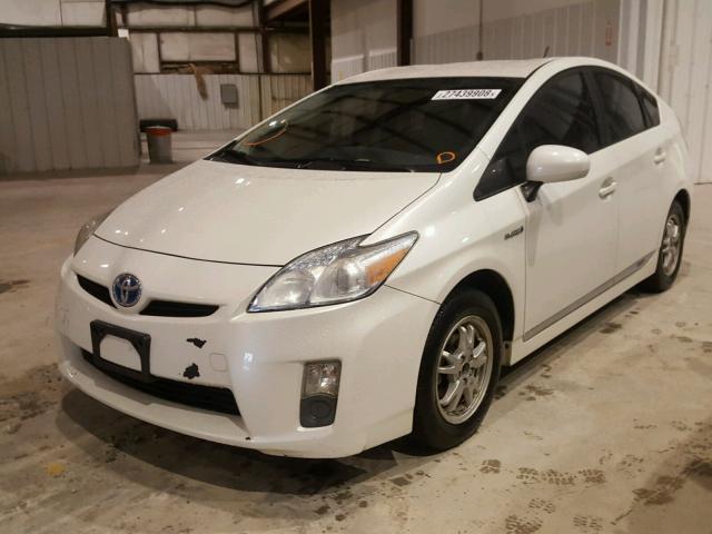 JTDKN3DU4A1310799 - 2010 TOYOTA PRIUS WHITE photo 2