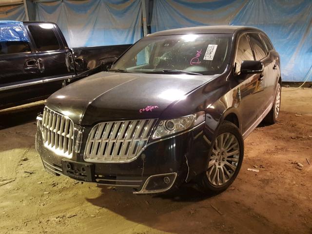 2LMHJ5FR8CBL51602 - 2012 LINCOLN MKT BLACK photo 2