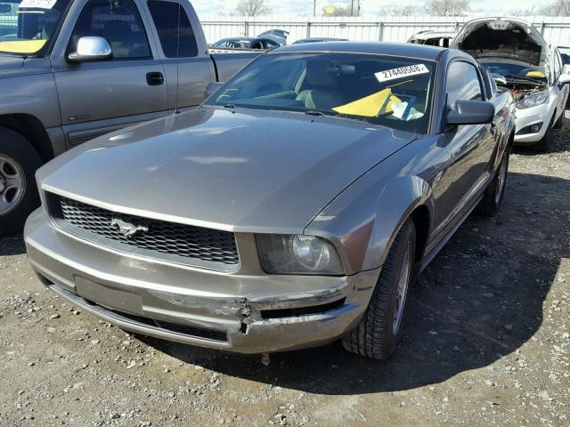 1ZVFT80NX55129852 - 2005 FORD MUSTANG CHARCOAL photo 2