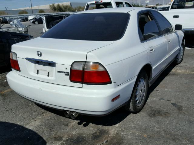 1HGCD5665VA181397 - 1997 HONDA ACCORD EX WHITE photo 4