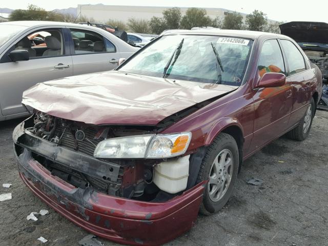 4T1BF28KXYU103774 - 2000 TOYOTA CAMRY LE RED photo 2