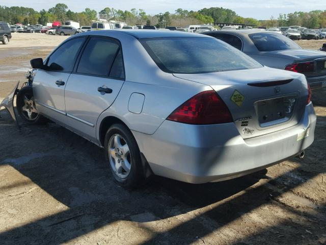 1HGCM56197A149432 - 2007 HONDA ACCORD VAL SILVER photo 3