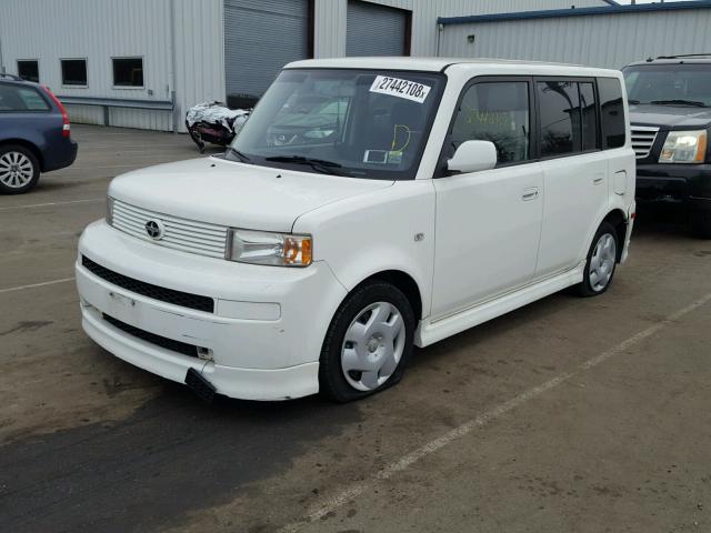 JTLKT324650203598 - 2005 TOYOTA SCION XB WHITE photo 2