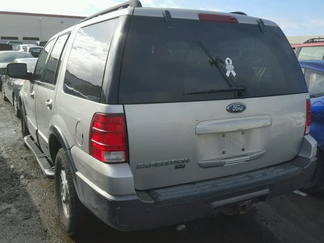 1FMFU155X5LA54142 - 2005 FORD EXPEDITION SILVER photo 3