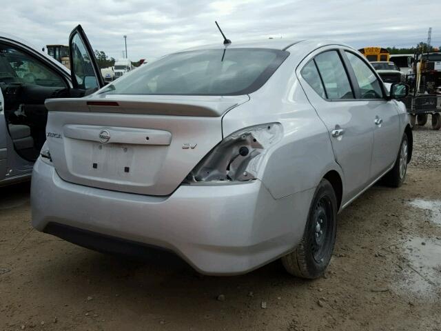 3N1CN7AP2HL879179 - 2017 NISSAN VERSA S SILVER photo 4