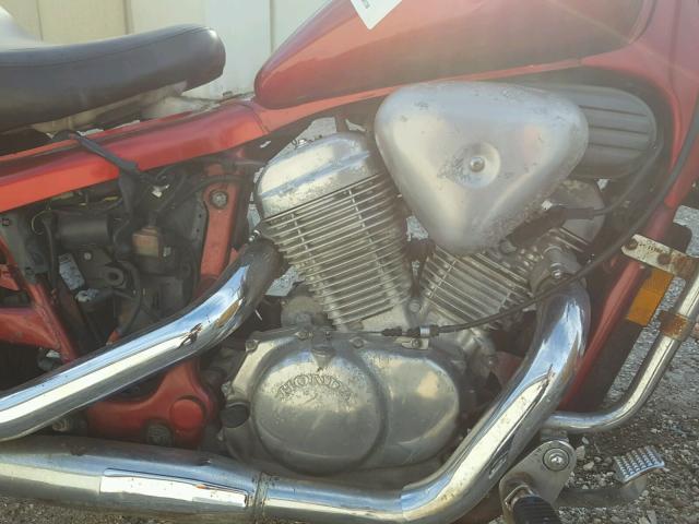 JH2PC2101NM301738 - 1992 HONDA VT600 C RED photo 7