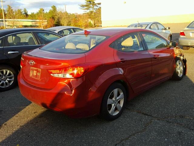 5NPDH4AE4DH381288 - 2013 HYUNDAI ELANTRA GL RED photo 4