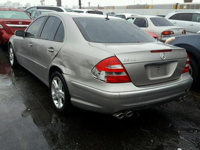 WDBUF70J04A501034 - 2004 MERCEDES-BENZ E 500 GRAY photo 3