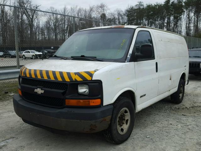 1GCHG35U841159926 - 2004 CHEVROLET EXPRESS G3 WHITE photo 2