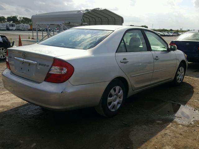 4T1BE30K82U622754 - 2002 TOYOTA CAMRY LE SILVER photo 4