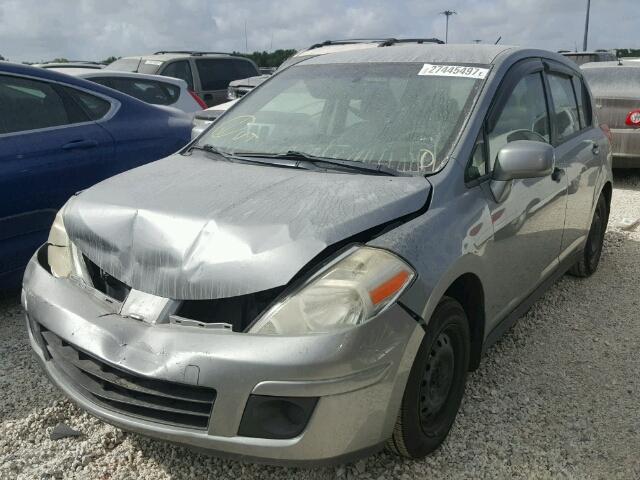 3N1BC13E89L387722 - 2009 NISSAN VERSA S GRAY photo 2