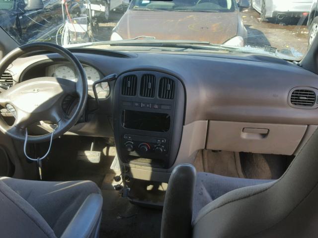 1C4GJ45312B647536 - 2002 CHRYSLER VOYAGER LX GRAY photo 9