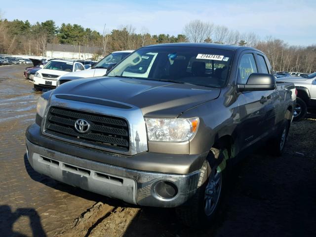 5TBBT54148S464166 - 2008 TOYOTA TUNDRA DOU GRAY photo 2